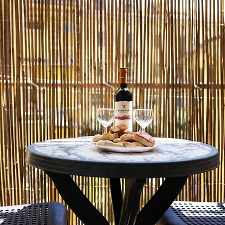 We - Sanluca57, Lejlighed